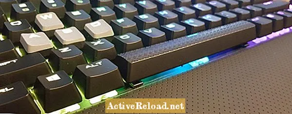 Geriausios RTS ir FPS mechaninės klaviatūros, skirtos kompiuteriniams žaidimams 2019 m
